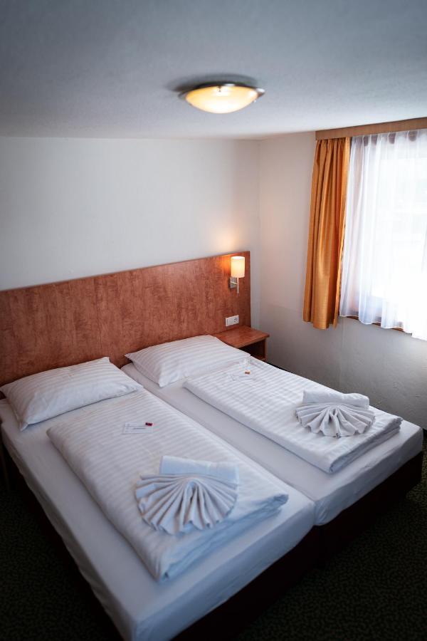 אוברטאורן Hotel Tauernpasshoehe מראה חיצוני תמונה